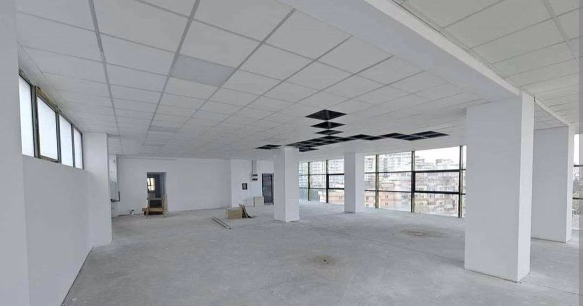 Spațiu comercial de vânzare 197 mp în zona Central, Pitești