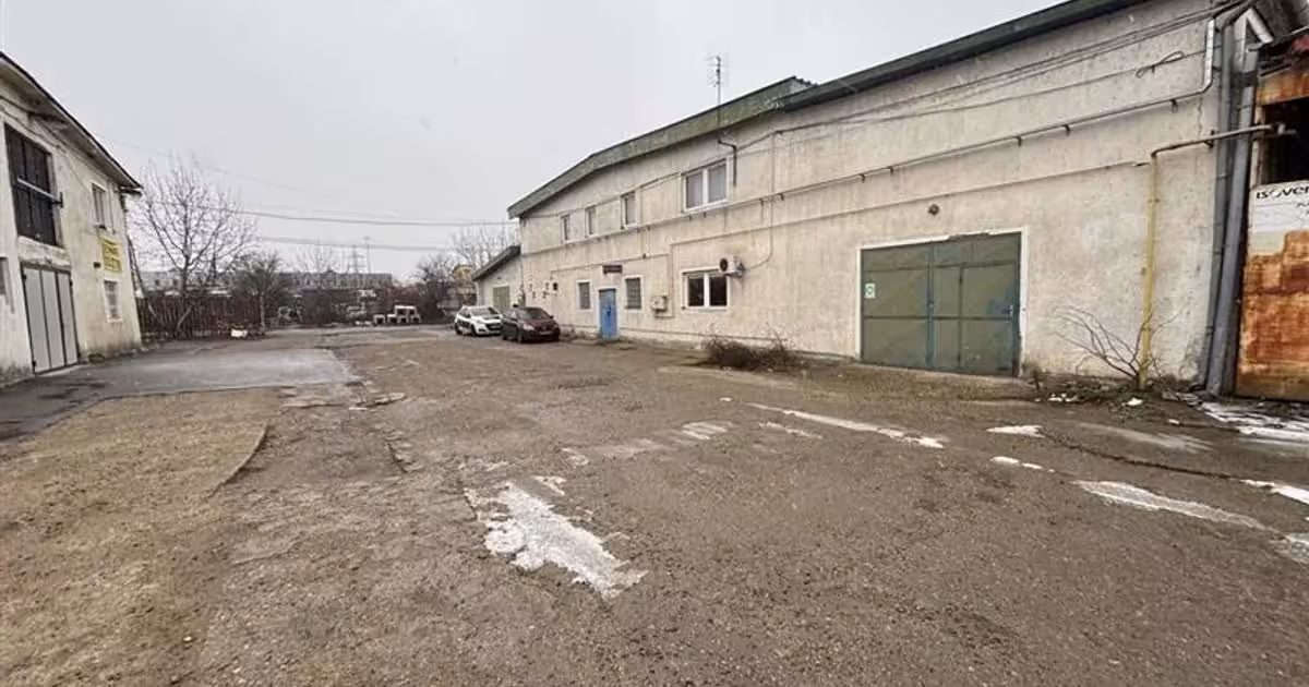 Spațiu industrial de vânzare de 2,500 mp, în zona Vest, Oradea