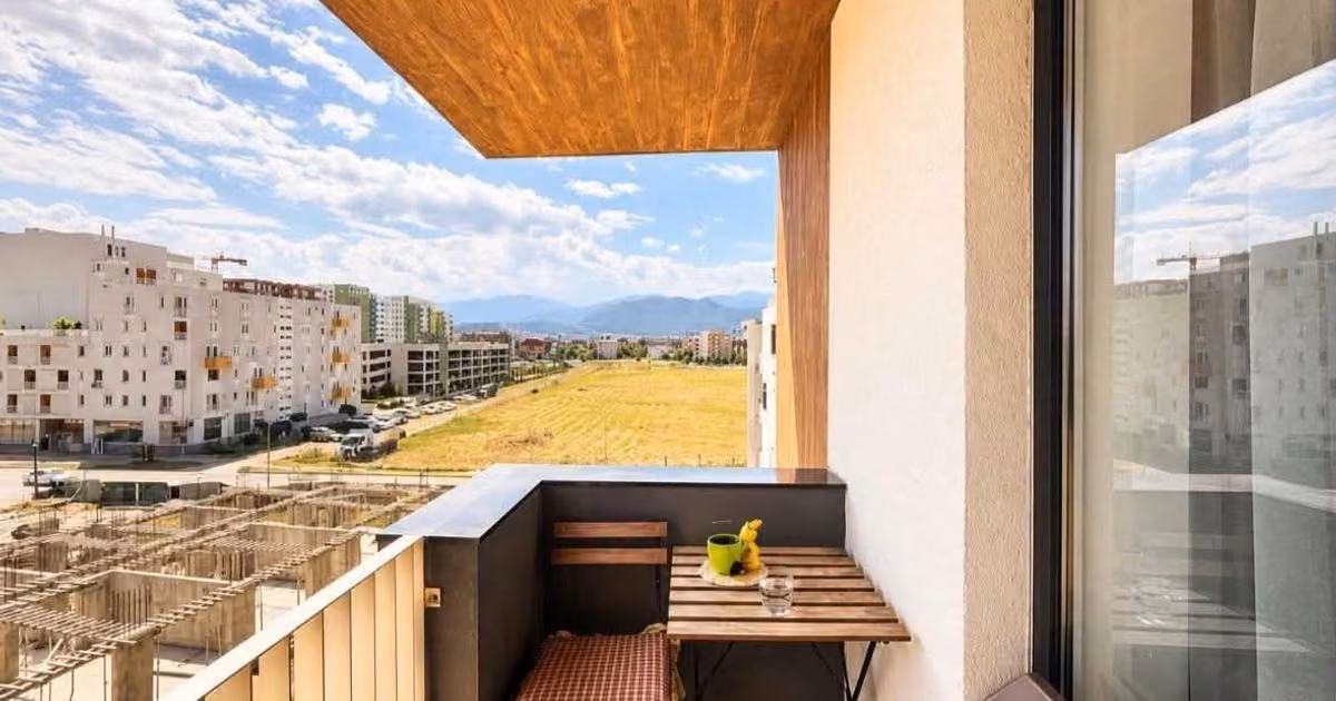Apartament de vânzare cu 3 camere în zona Tractorul, Brașov