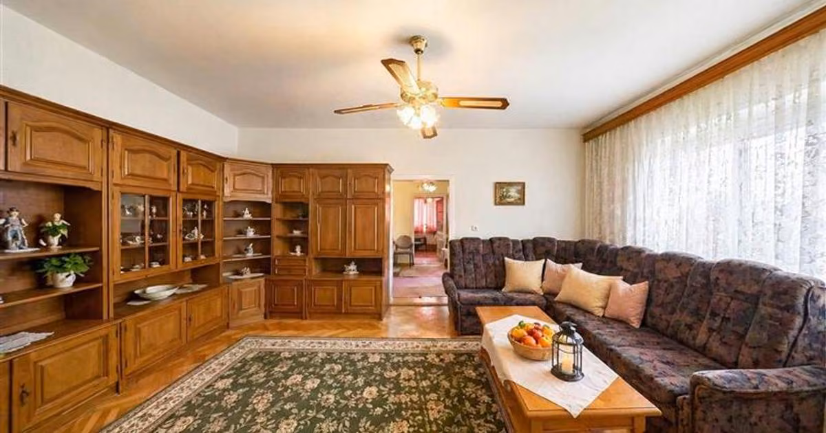 Casă individuală de vânzare cu 4 camere în Reghin
