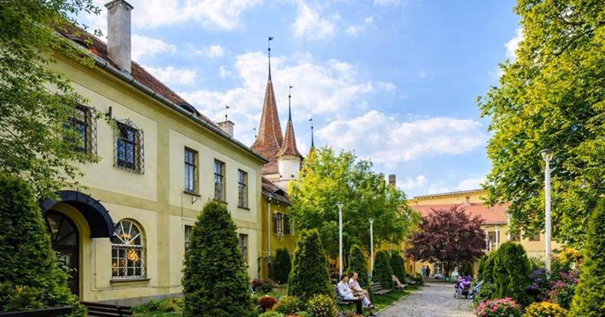 Casă de vânzare cu 14 camere în zona Centrul Istoric, Brașov