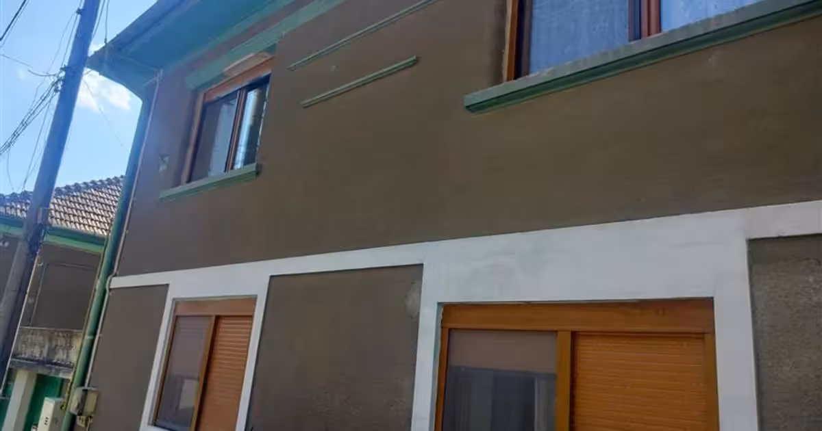 Casă individuală de vânzare cu 5 camere, mobilată în zona Muncitoresc, Reșița