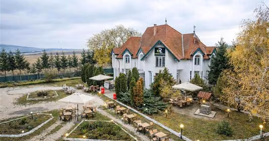 Spațiu comercial Exterior Est