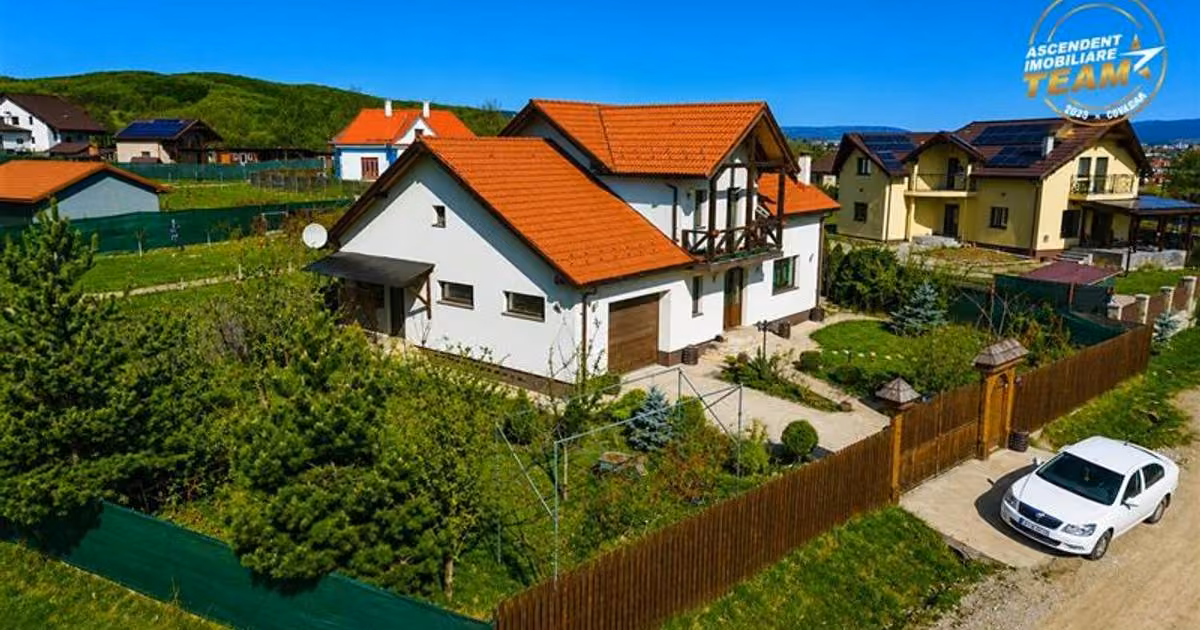Casă individuală de vânzare cu 5 camere, mobilată în Sâncraiu