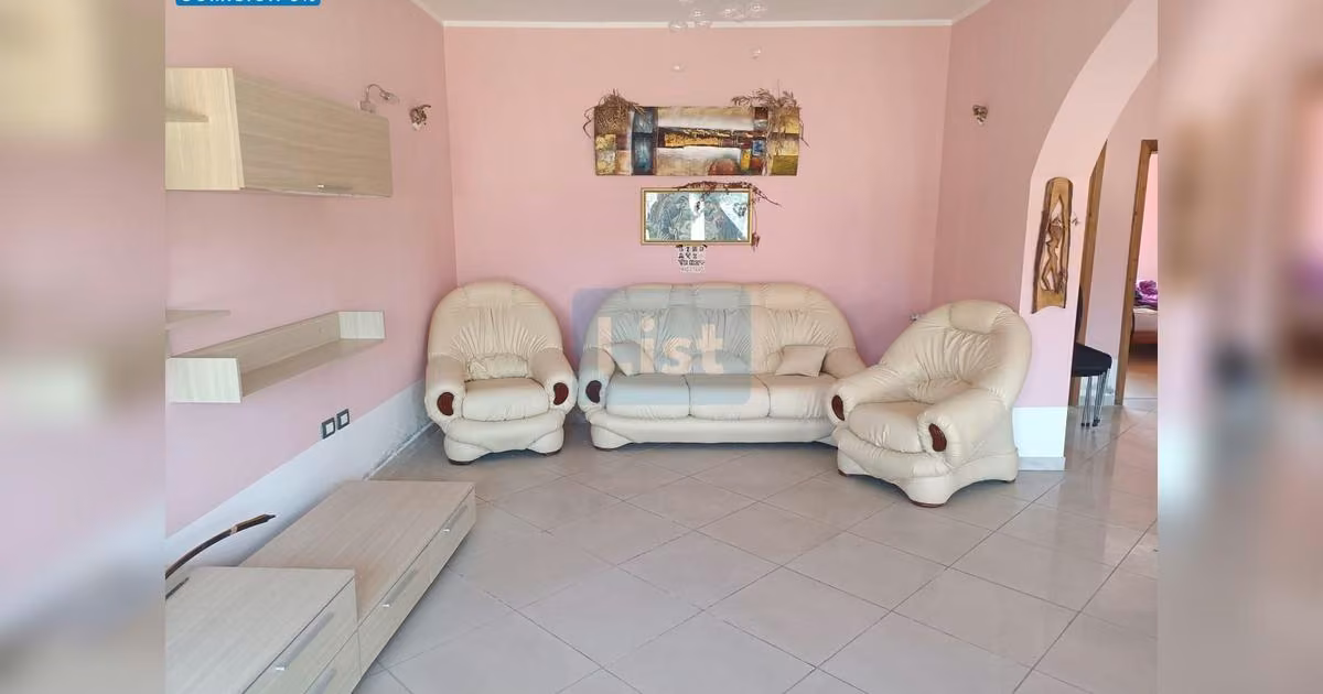 Casă individuală de vânzare cu 5 camere, mobilată în Balta Verde
