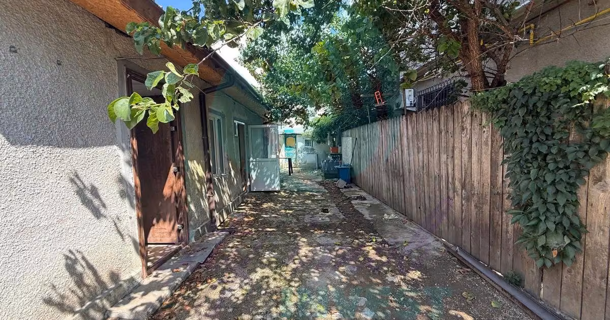 Casă individuală de vânzare cu 3 camere în zona Pache Protopopescu, Sector 2