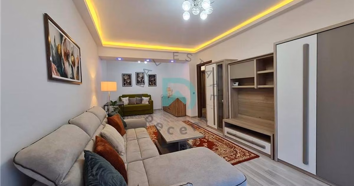Apartament de vânzare cu 2 camere, mobilat în zona Tractorul, Brașov