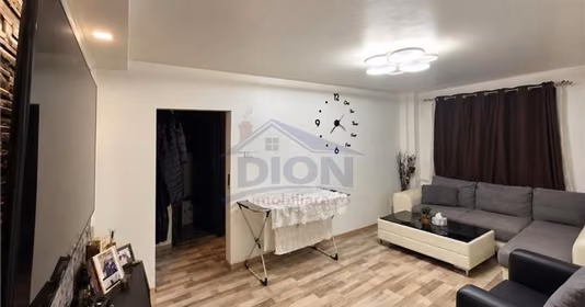 Apartament Titan