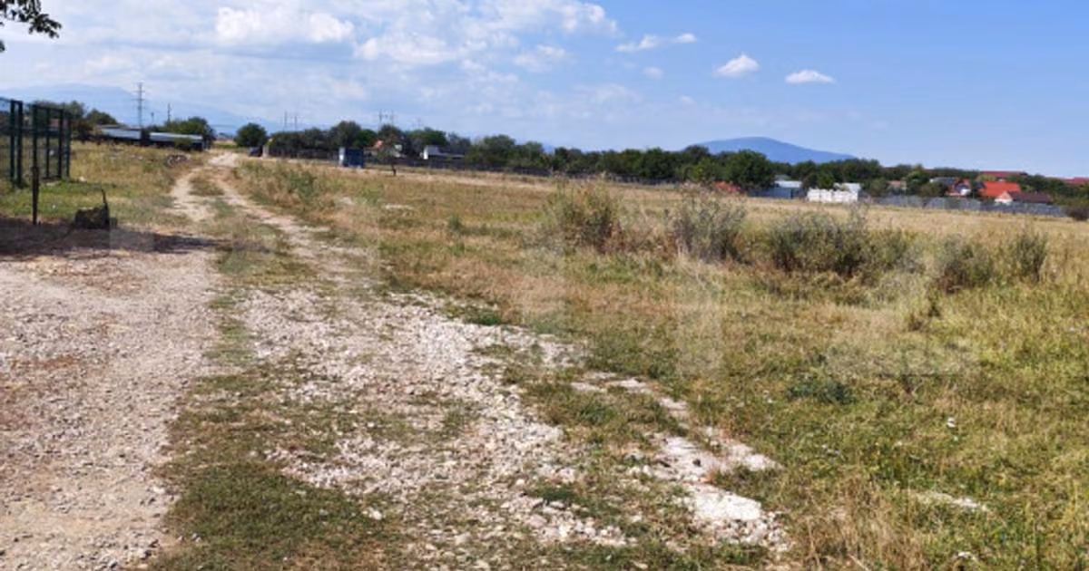 Teren Construcții intravilan de vânzare de 1279 mp, în Sânpetru