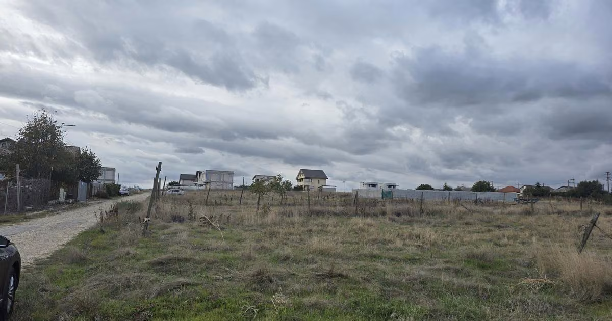 Teren Construcții intravilan de vânzare de 1500 mp, în Ovidiu
