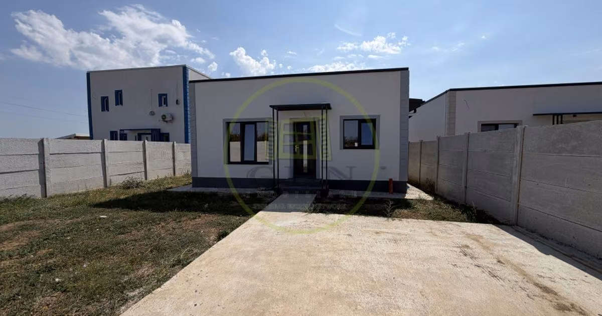 Casă individuală de vânzare cu 4 camere în Cârcea