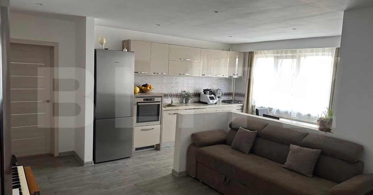 Apartament de vânzare cu 3 camere, mobilat în Florești