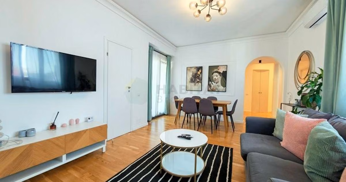 Apartament de vânzare cu 3 camere, mobilat în Ultracentral