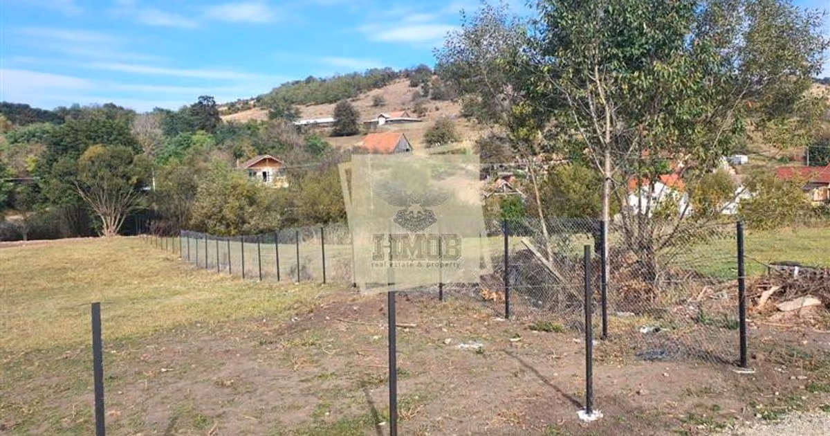 Teren Construcții intravilan de vânzare de 1750 mp, în Hamba