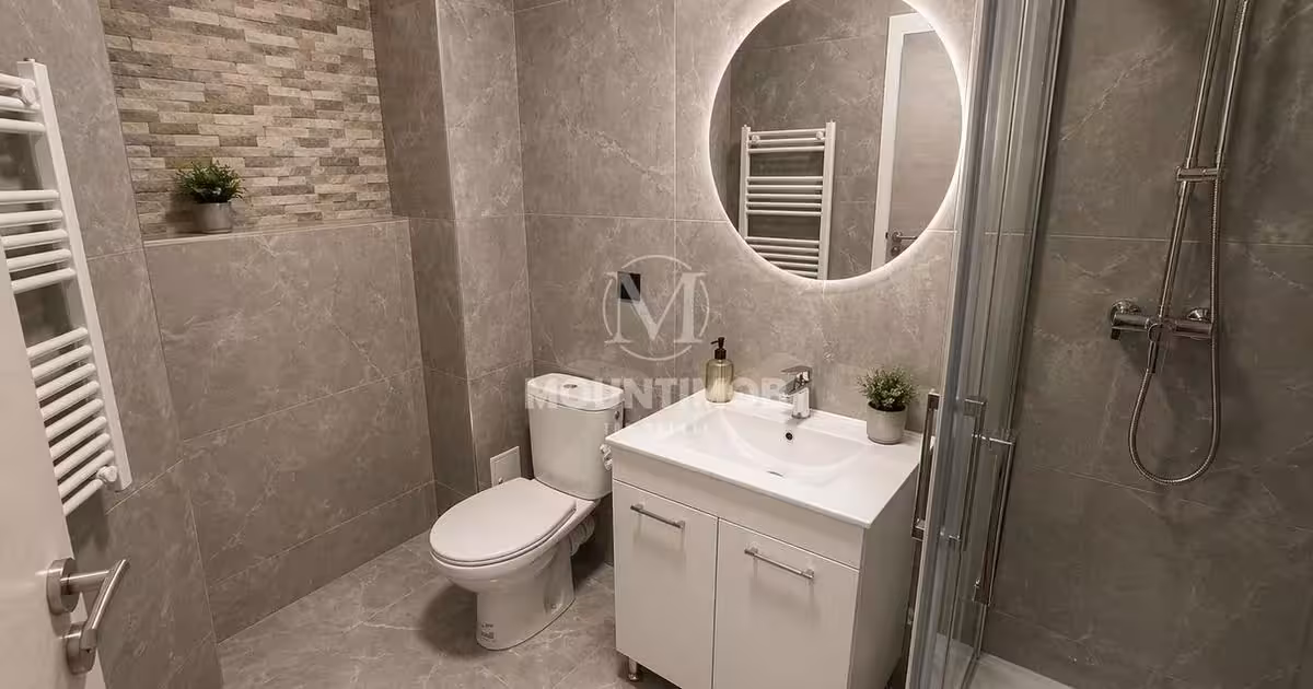 Apartament de vânzare cu 2 camere, mobilat în zona Tractorul, Brașov