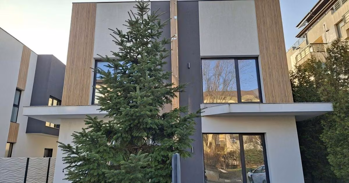 Duplex de vânzare cu 4 camere în Ostratu