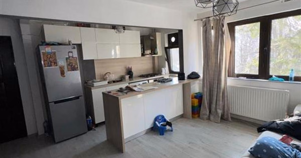 Apartament de vânzare cu 4 camere, mobilat în zona Berceni, Sector 4