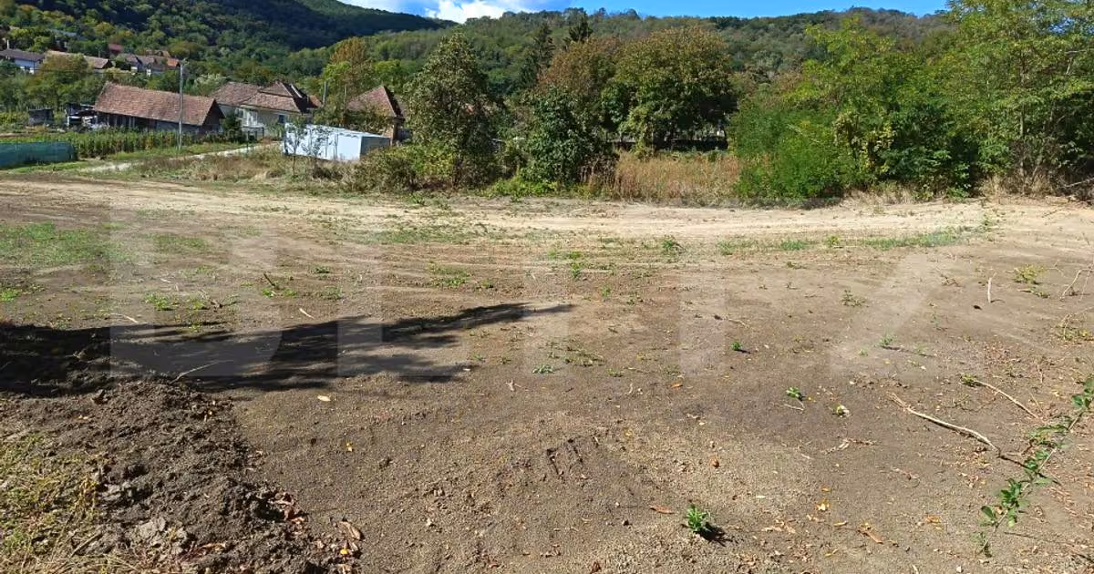 Teren Construcții intravilan de vânzare de 1345 mp, în Stejeriș