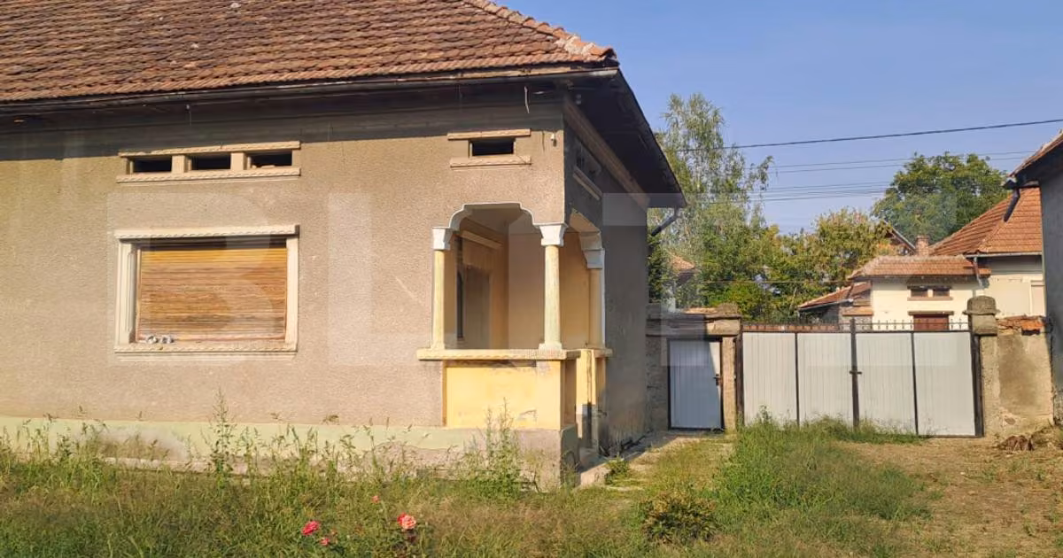 Casă individuală de vânzare cu 4 camere, mobilată în Lisa