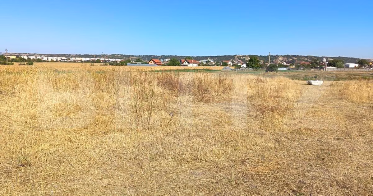 Teren agricol extravilan de vânzare de 2300 mp, în Turda