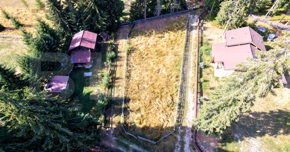 Teren Construcții intravilan de vânzare de 744 mp, în Mărișel