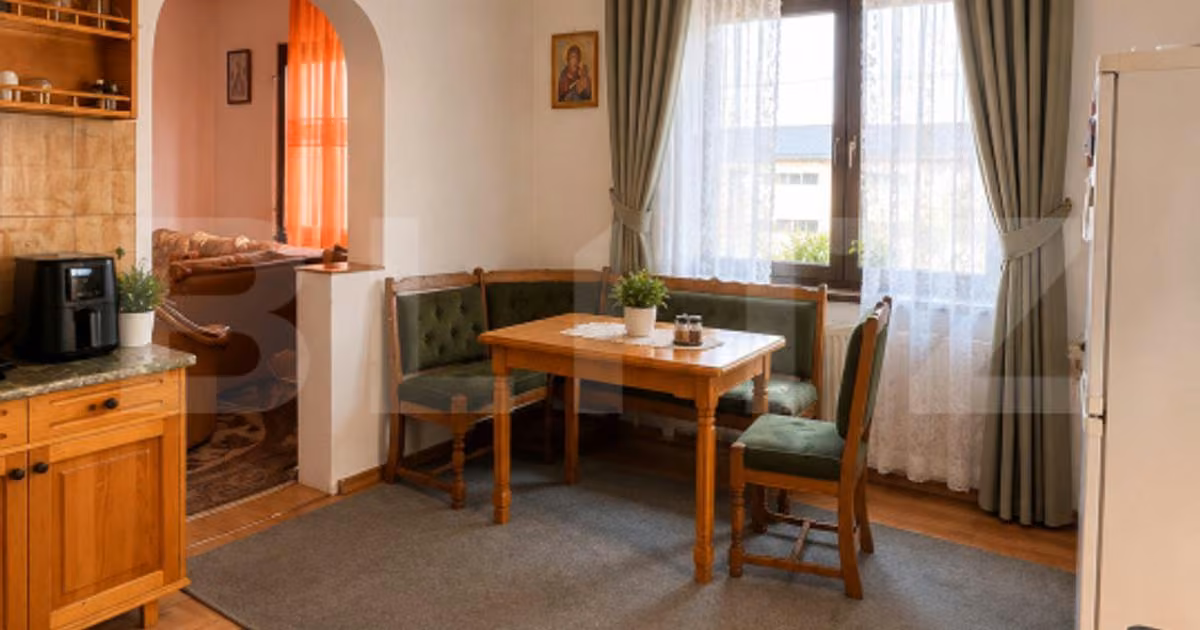 Apartament de vânzare cu 3 camere, mobilat în Turda