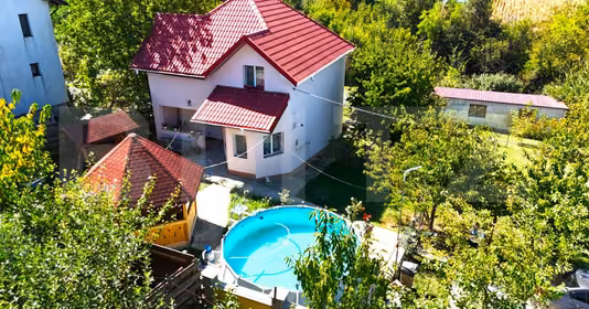 Casă Breazu