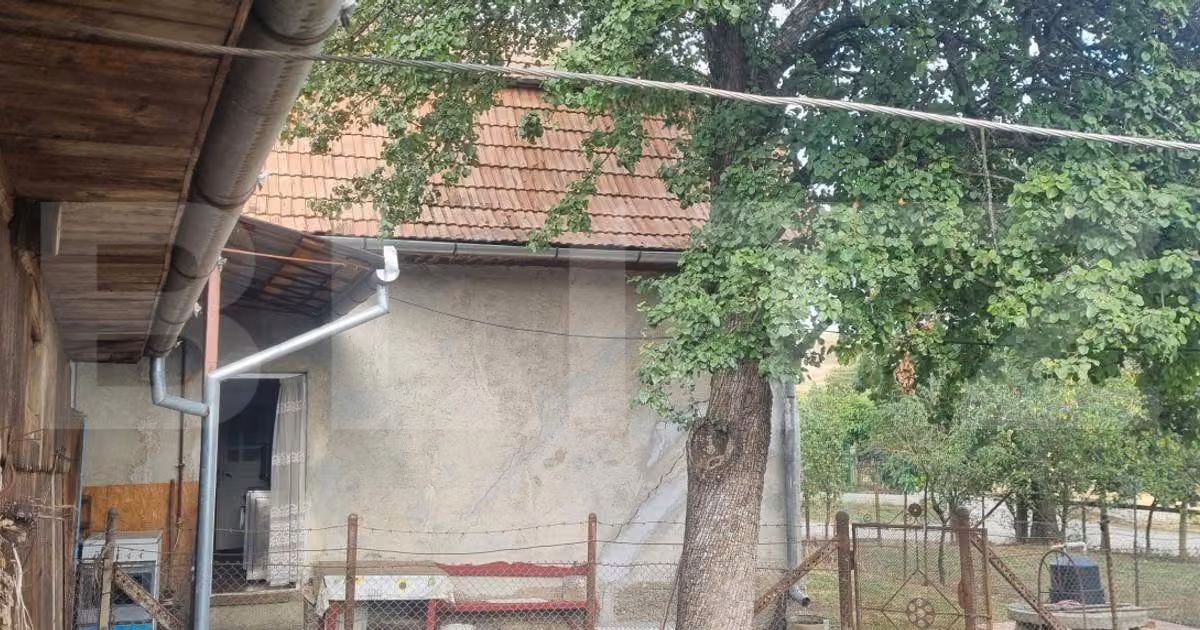 Casă individuală de vânzare cu 2 camere, mobilată în Iacobeni