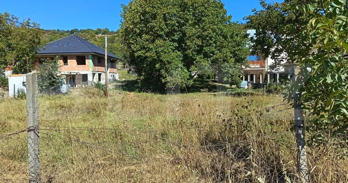 Teren Construcții intravilan de vânzare de 2350 mp, în Turda