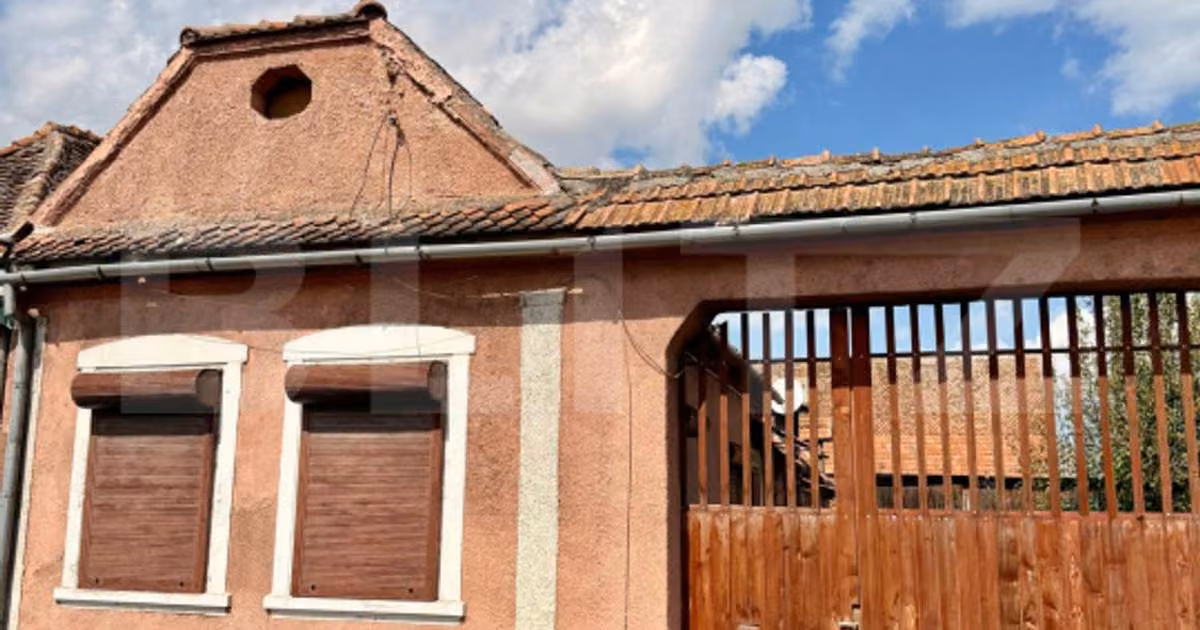 Casă individuală de vânzare cu 2 camere în Feldioara