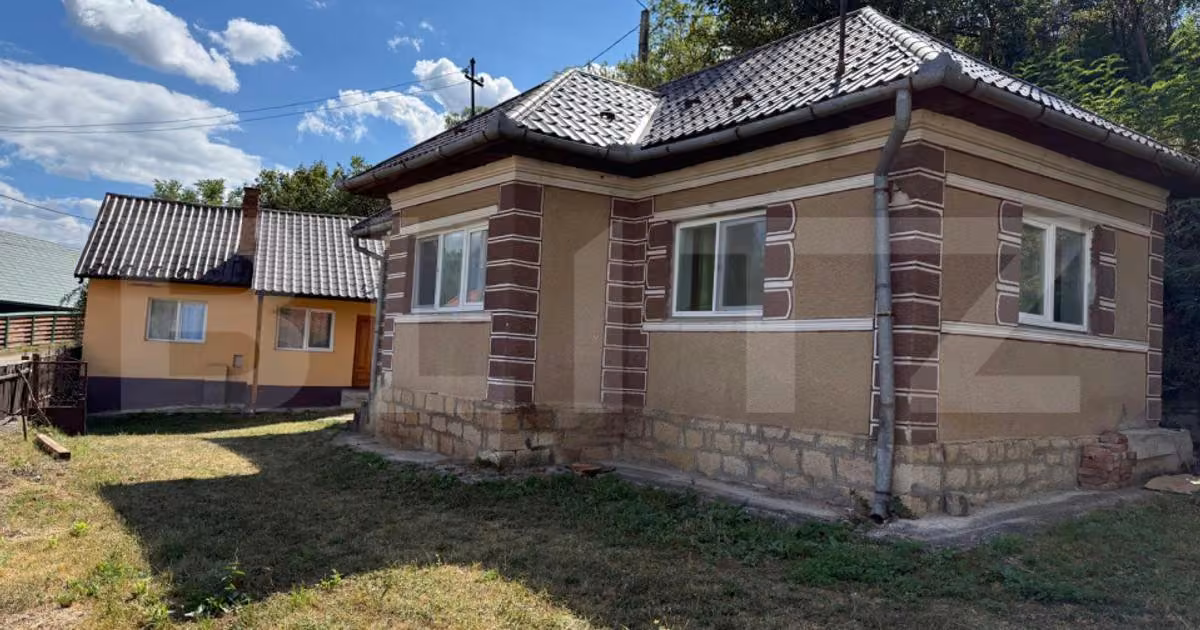 Casă individuală de vânzare cu 2 camere, mobilată în Izvoru Crișului