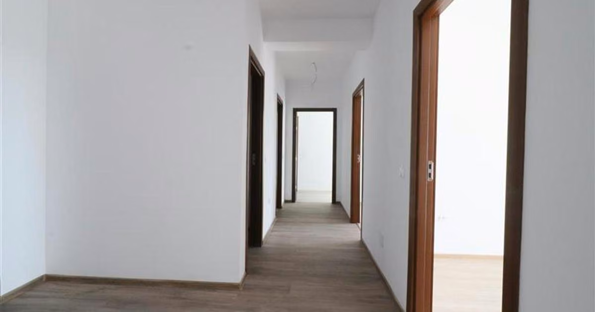 Apartament de vânzare cu 4 camere în zona Păcurari, Iași