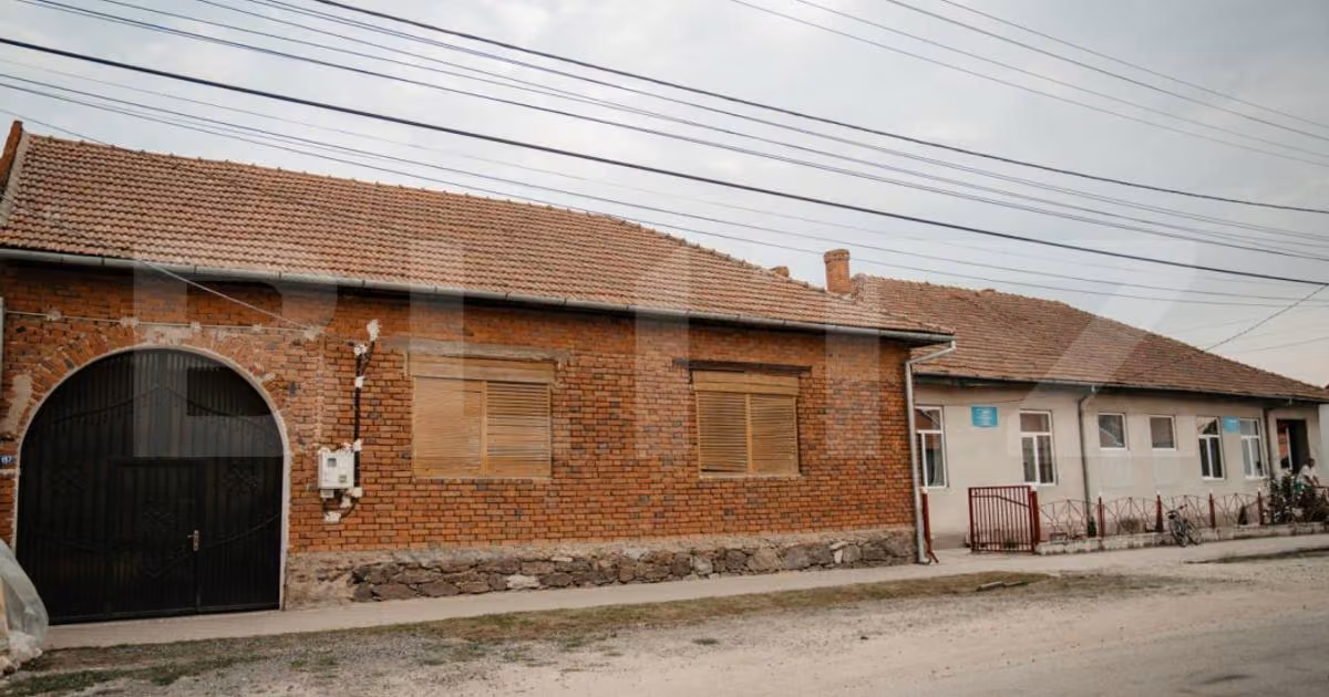 Casă individuală de vânzare cu 5 camere în Lugoj