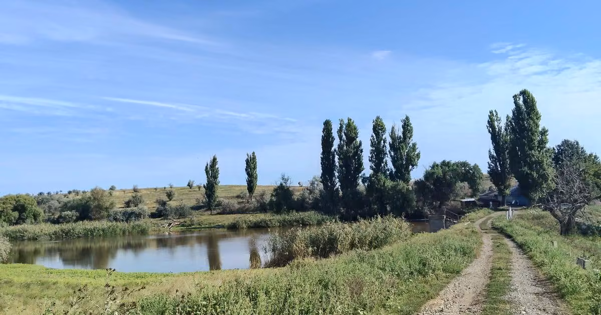 Teren extravilan de vânzare de 1000 mp, în zona Vest, Galați