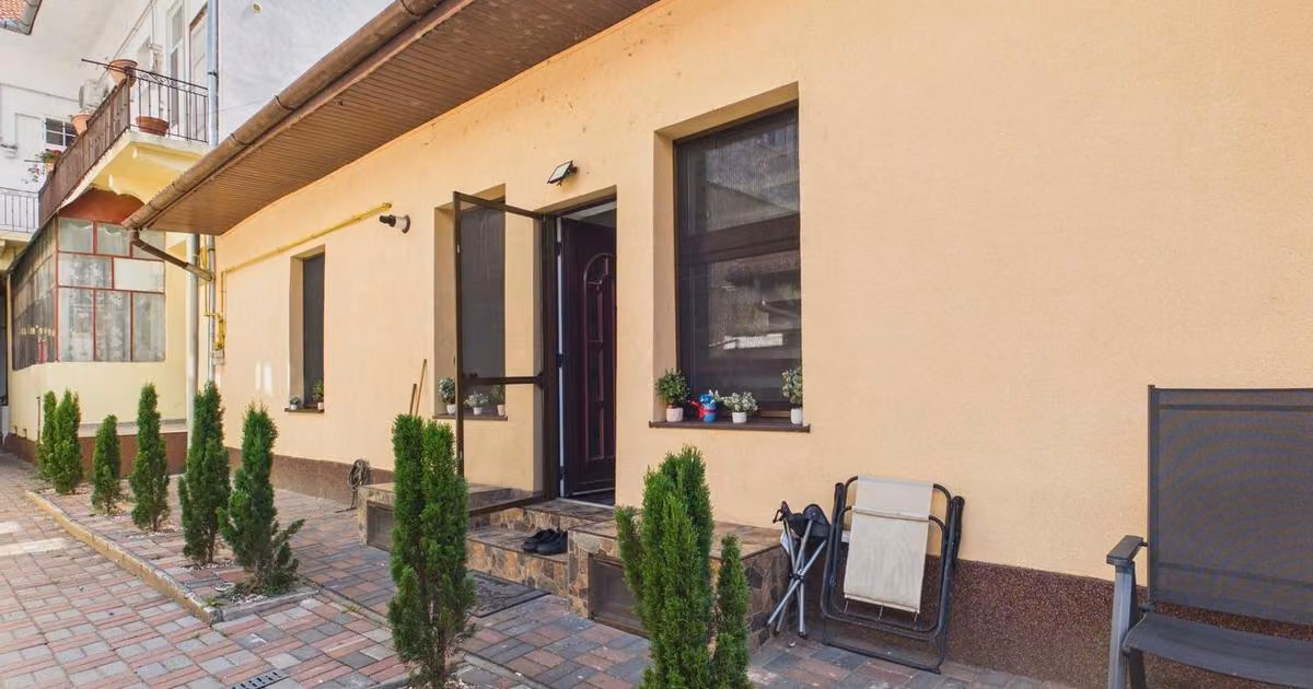 Apartament de vânzare cu 3 camere în zona Ultracentral, Arad
