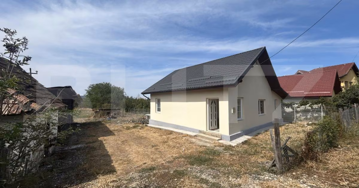 Casă individuală de vânzare cu 3 camere în Petrești