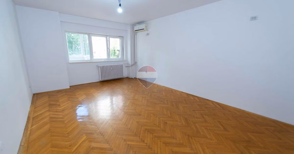 Apartament de vânzare cu 3 camere în zona Victoriei, Ultracentral