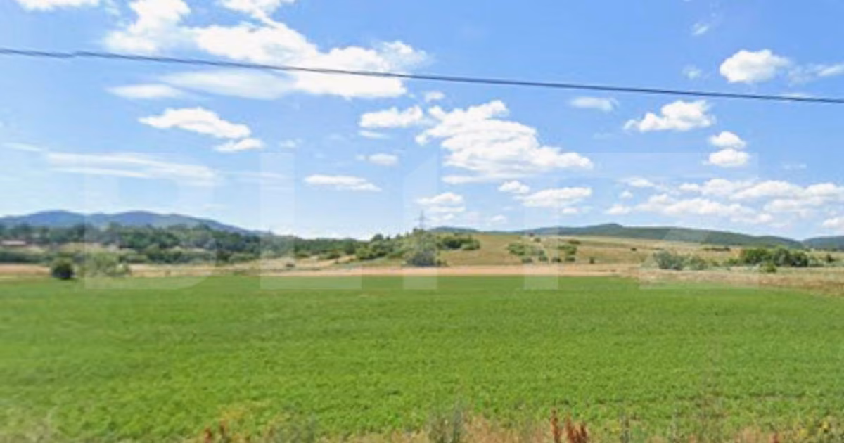 Teren agricol extravilan de vânzare de 11000 mp, în Măieruș