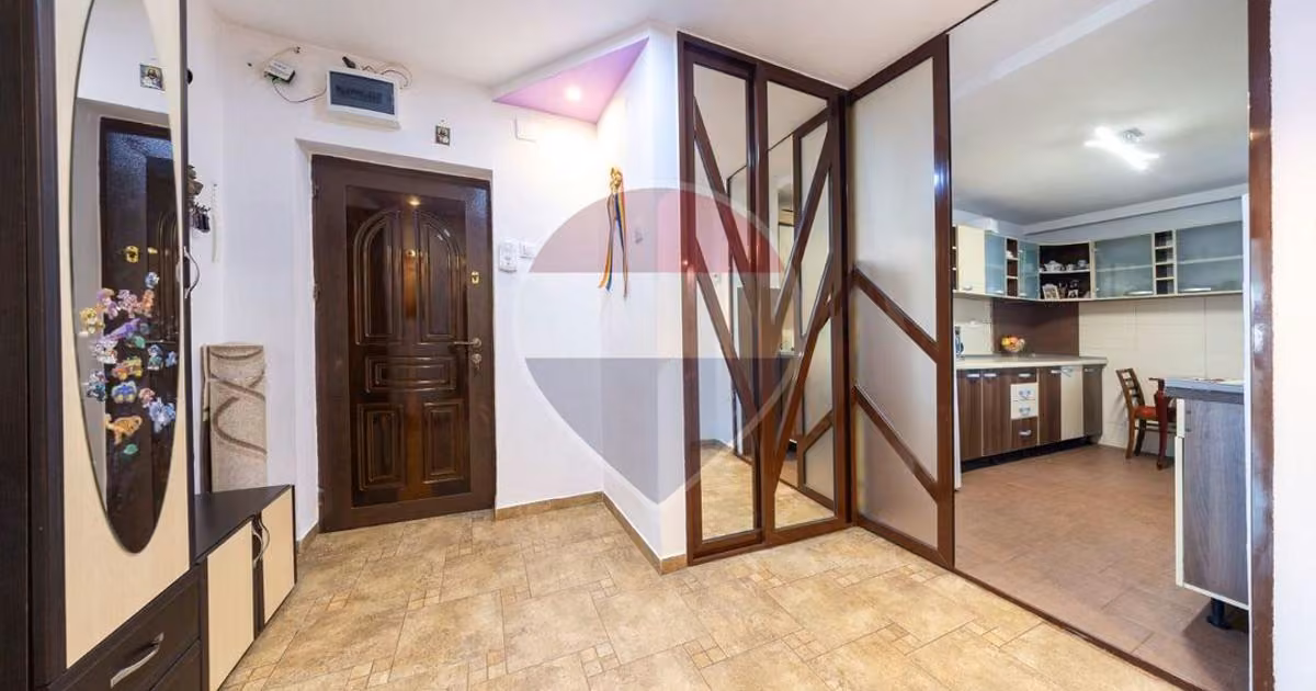 Apartament de vânzare cu 3 camere, mobilat în zona Craiter, Brașov