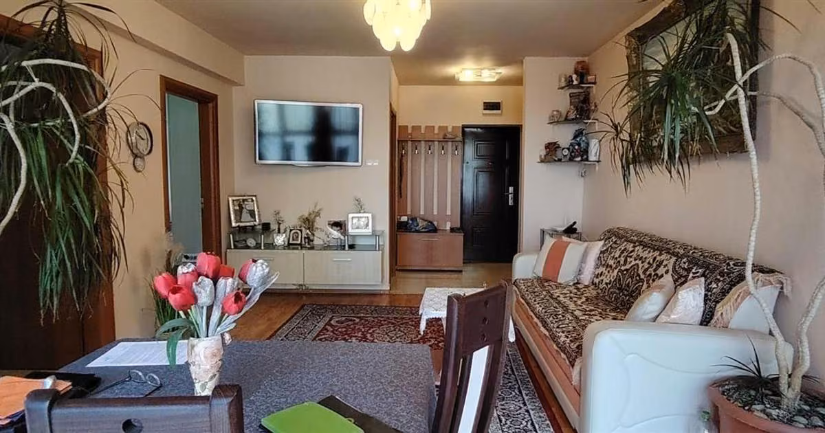 Apartament de vânzare cu 3 camere în zona Nufărul, Oradea