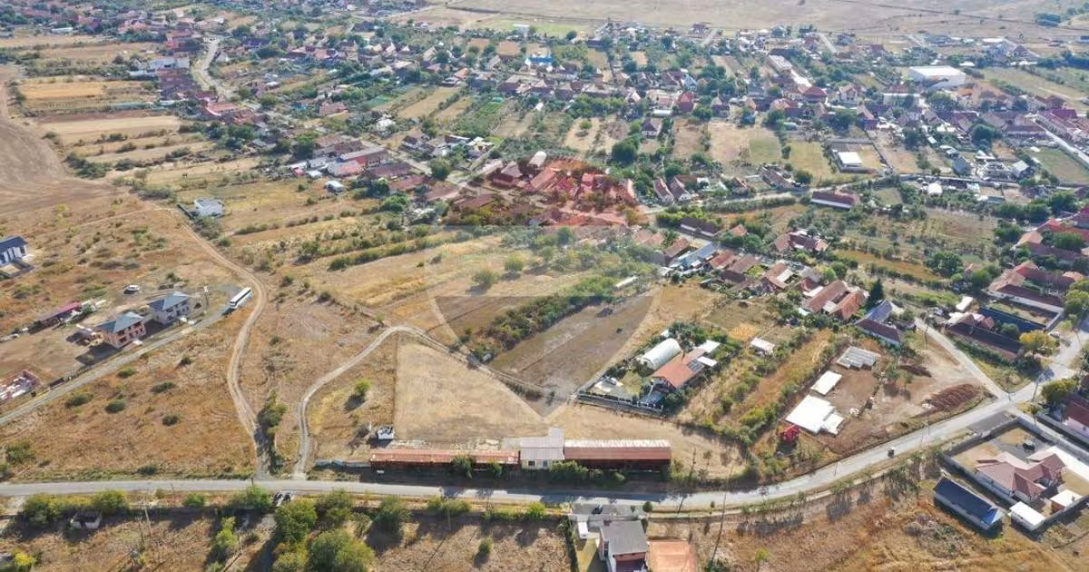Teren Construcții intravilan de vânzare de 5463 mp, în Pișchia