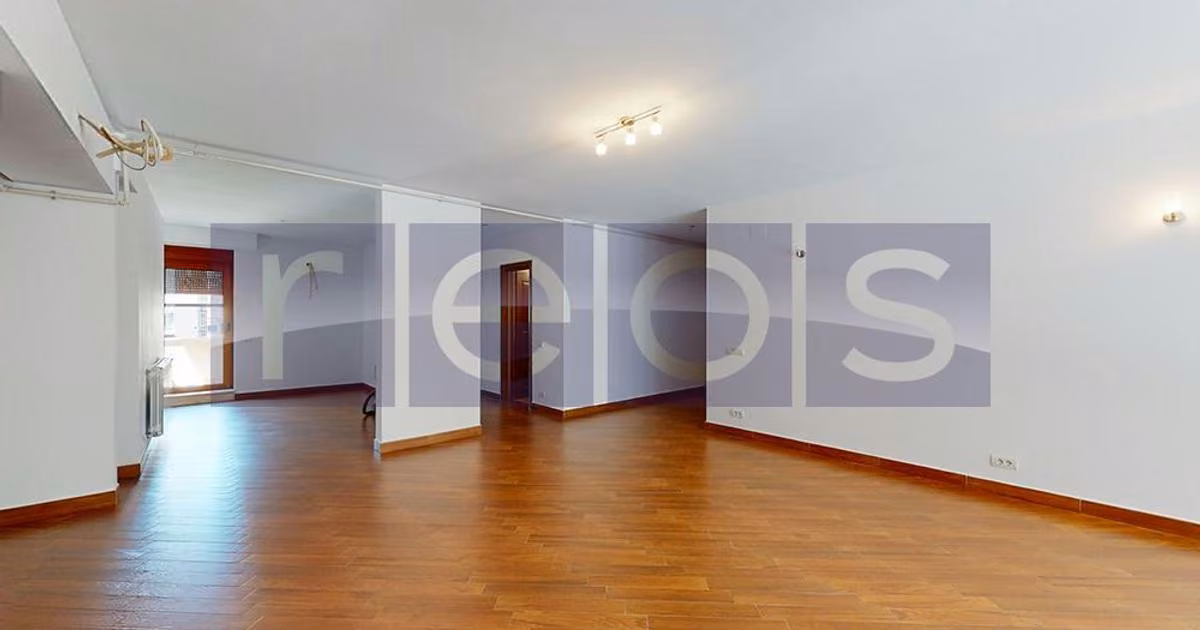 Apartament de vânzare cu 4 camere în zona Beller, Sector 1