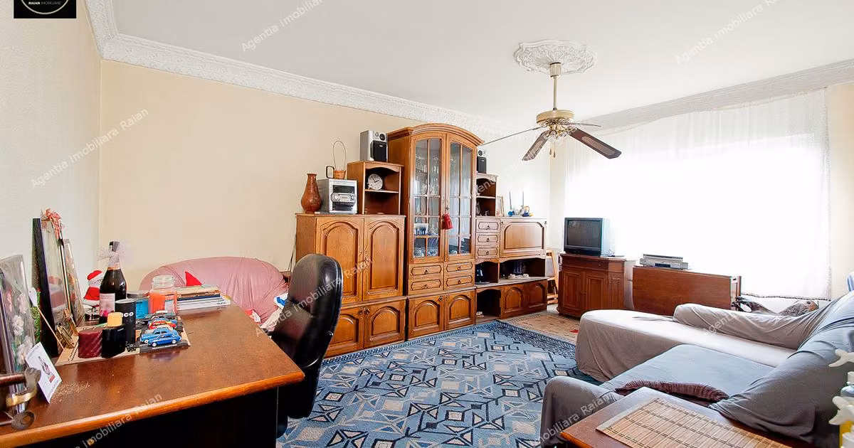 Apartament de vânzare cu 3 camere în zona Siderurgiștilor, Galați