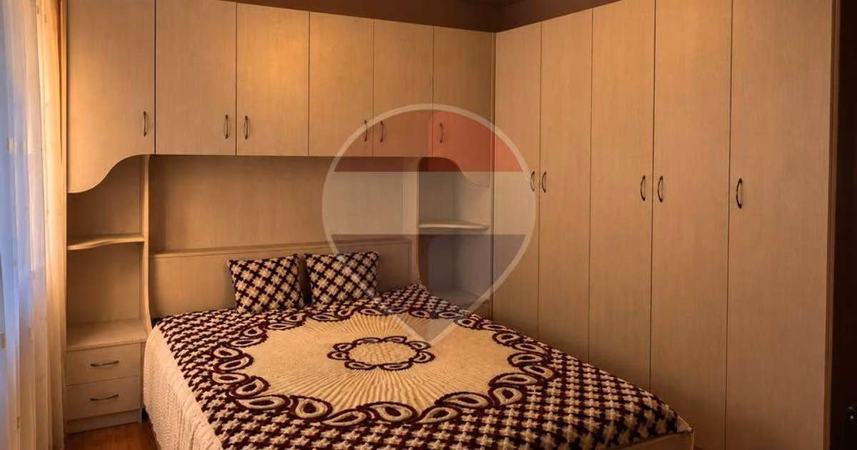 Apartament de vânzare cu 3 camere, mobilat în zona Rogerius, Oradea