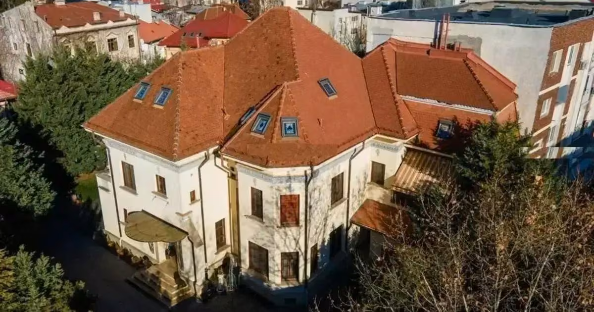 Casă de vânzare cu 12 camere, mobilată în zona Unirii, Sector 3