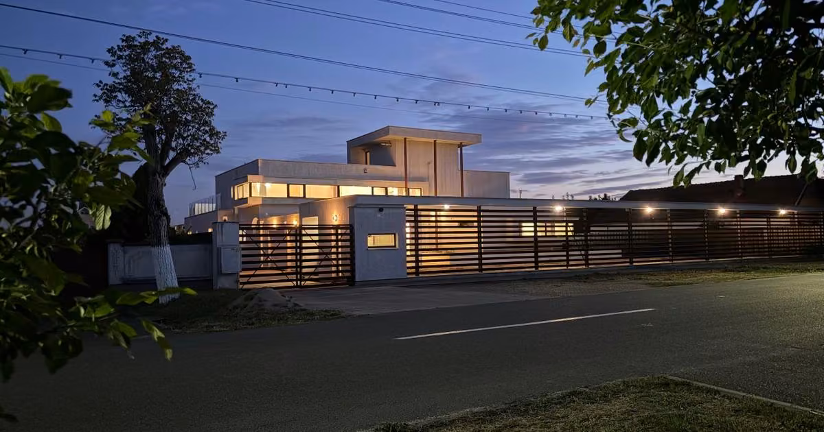 Spațiu comercial de vânzare 650 mp în zona Micălaca, Arad