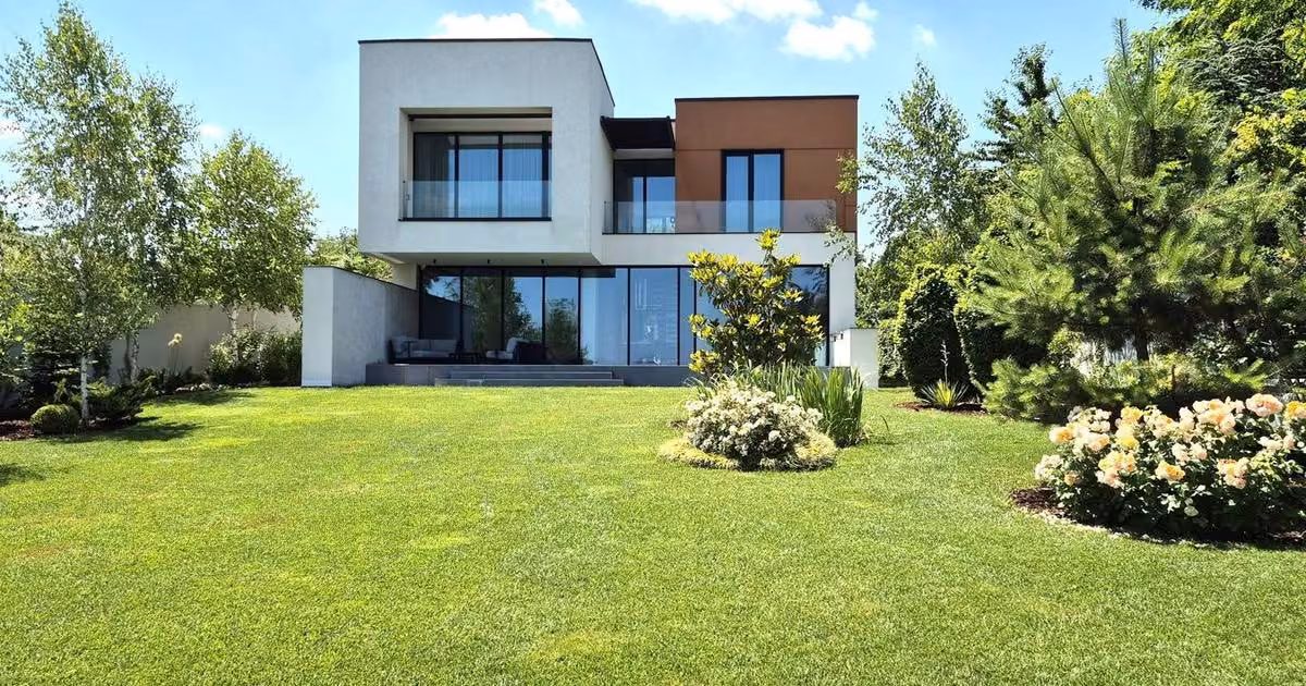 Casă individuală de vânzare cu 7 camere în zona Sisești, Sector 1