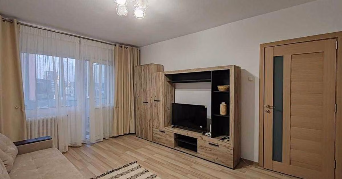 Apartament de vânzare cu 2 camere, mobilat în zona Podu Roș, Iași