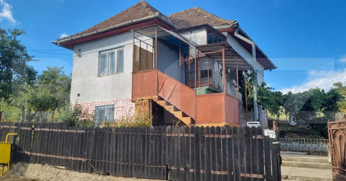 Casă individuală de vânzare cu 4 camere, mobilată în Berchieșu