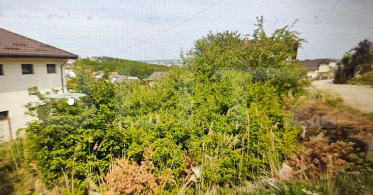 Teren Construcții intravilan de vânzare de 421 mp, în Hlincea